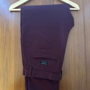 Banana Republic Men's Rapid Movement Chino, Size: 32/30